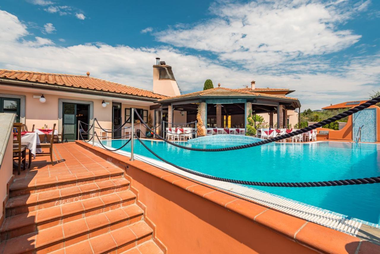 Hotel La Pietra Restaurant Fosdinovo Eksteriør bilde