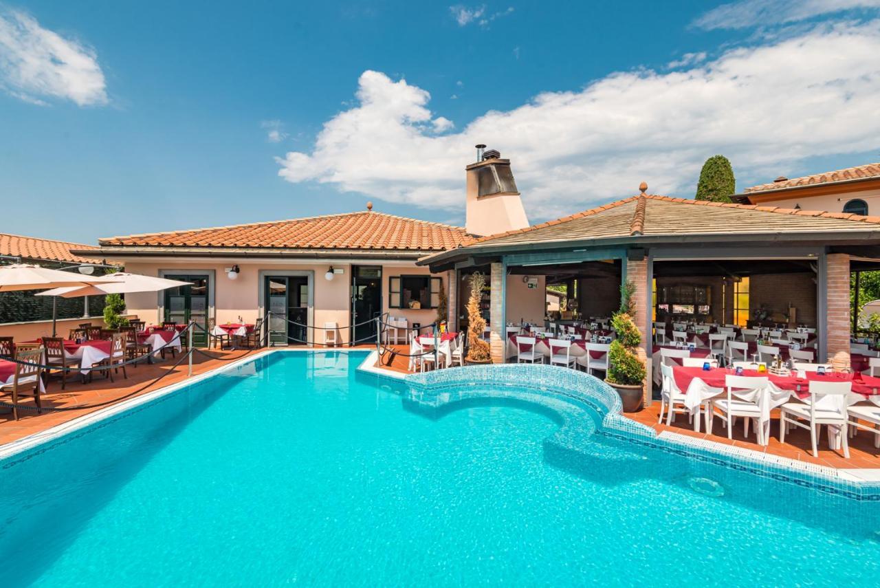 Hotel La Pietra Restaurant Fosdinovo Eksteriør bilde