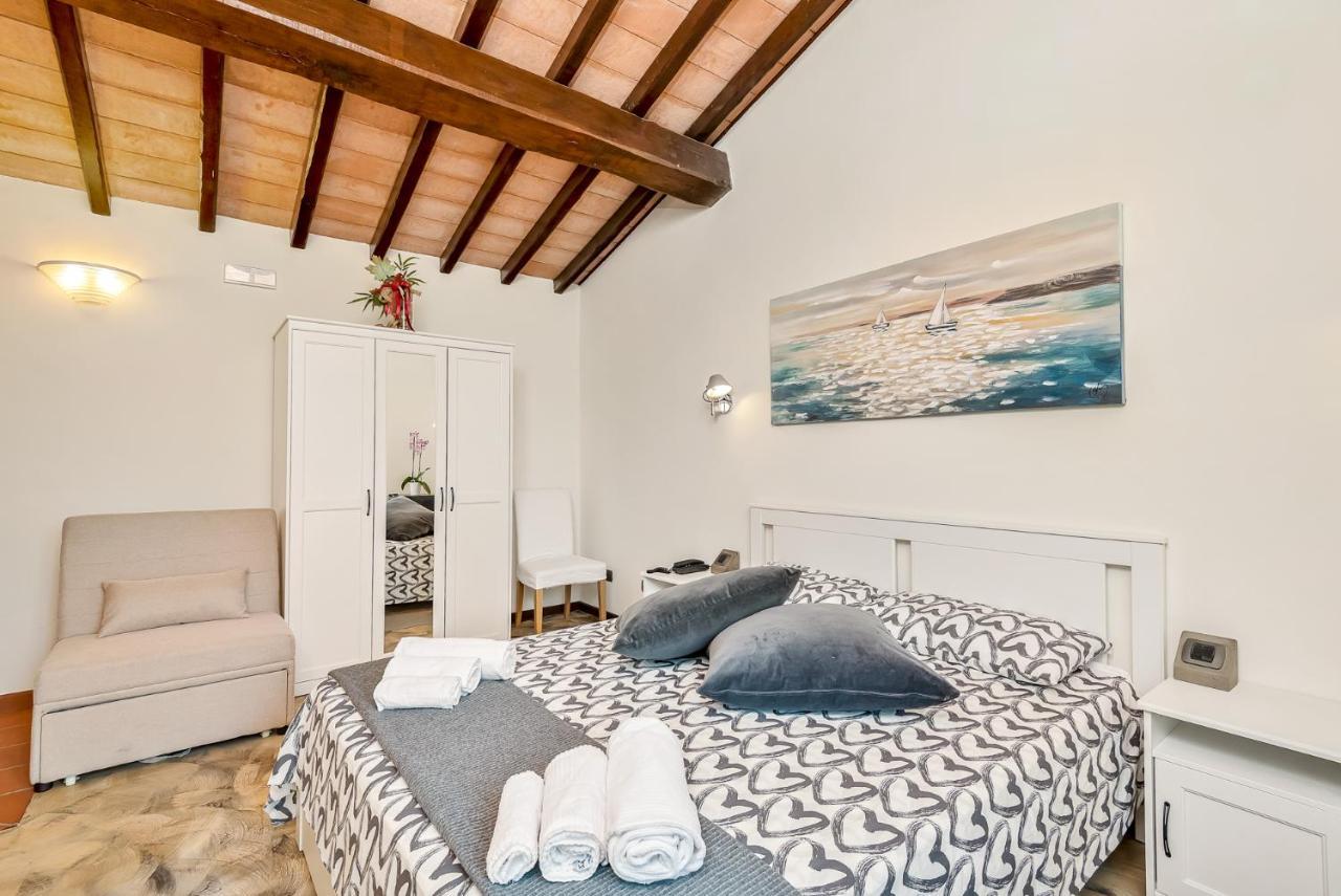 Hotel La Pietra Restaurant Fosdinovo Eksteriør bilde